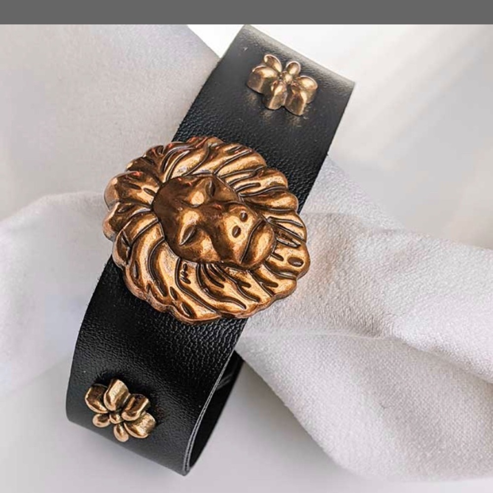 Brand new lion head bracelet